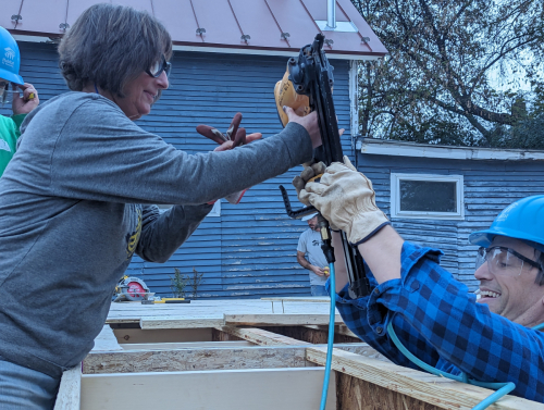 PXL 20231020 192137617